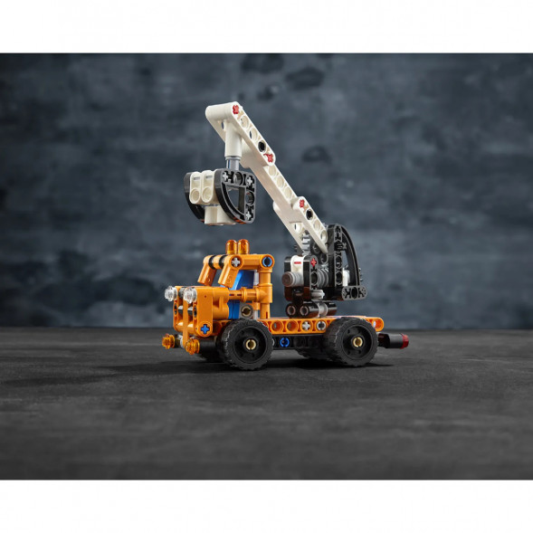 Конструктор LEGO Technic 42088 Ремонтный автокран во Владивостоке