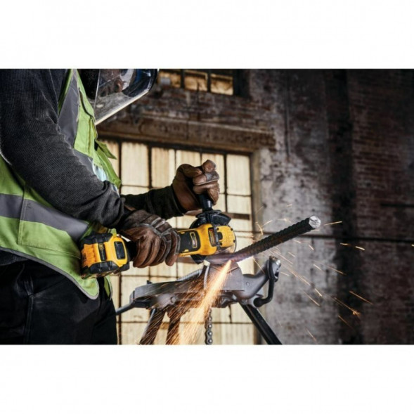 Аккумуляторная угловая шлифмашина DEWALT DCG409NT, без АКБ и ЗУ, в кейсе TSTAK во Владивостоке