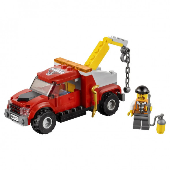Конструктор LEGO City Police 60137 Побег на буксировщике во Владивостоке
