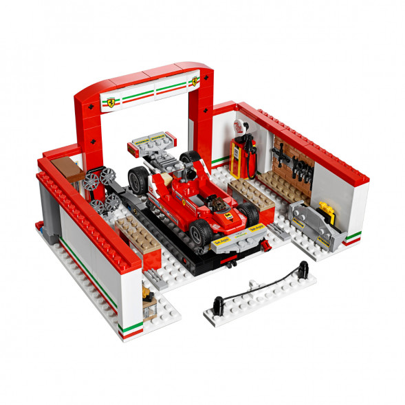 Конструктор LEGO Speed Champions 75889 Гараж Ferrari во Владивостоке