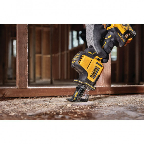 Аккумуляторная сабельная пила DEWALT DCS369NT, без АКБ и ЗУ, в кейсе TSTAK во Владивостоке