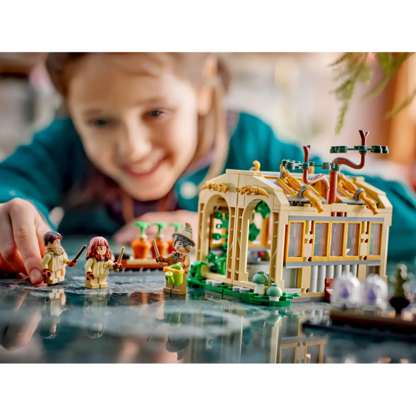 Конструктор LEGO Harry Potter 76445 Замок Хогвартс: Урок травологии во Владивостоке