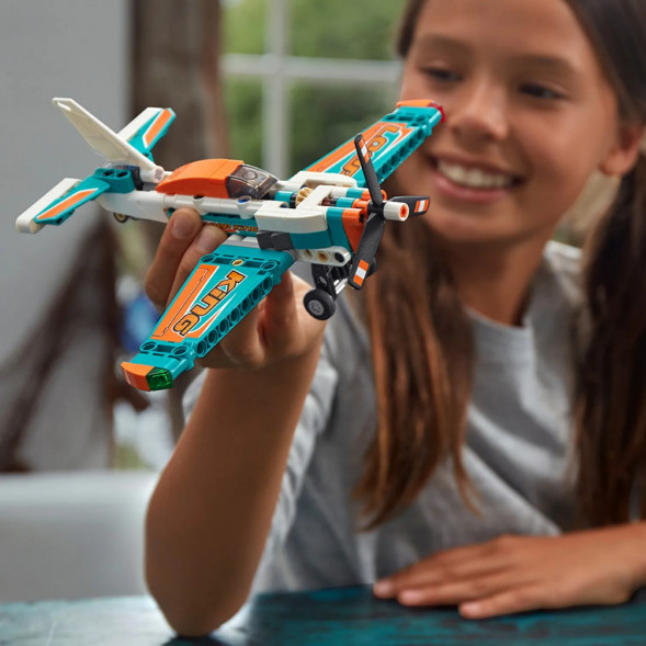 Конструктор LEGO Technic 42117 Гоночный самолёт во Владивостоке