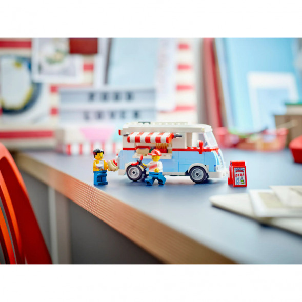 Конструктор LEGO Icons 40681 Ретро фуд трак во Владивостоке